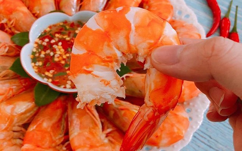 Chiêm bao mơ thấy ăn tôm sống Chiêm bao mơ thấy ăn tôm sống