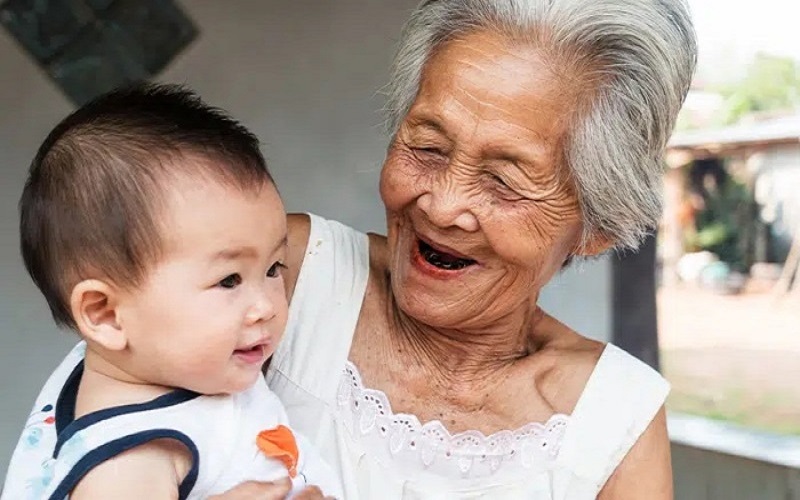 Chiêm bao mơ thấy bà già trẻ em khóc Chiêm bao mơ thấy bà già trẻ em khóc